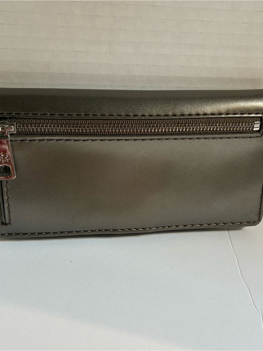 Lauren Ralph Lauren Silver Leather Continental Wallet with Logo Plate - Picture 2 of 10